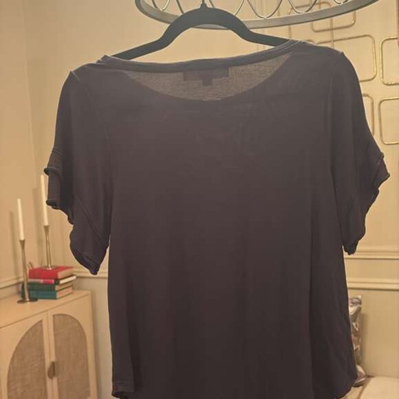 LOFT XS Black Ruffle Flutter Sleeve Tee T-Shirt Knit Top Blouse - Picture 6 of 7